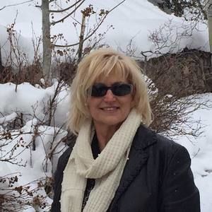 Meet your Posher, Carolyn